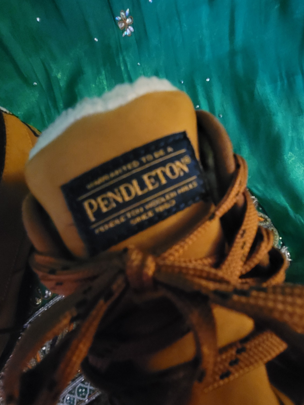 Pendleton Tan Leather Boots With Cream Shearling Lining - Picture 3 of 5